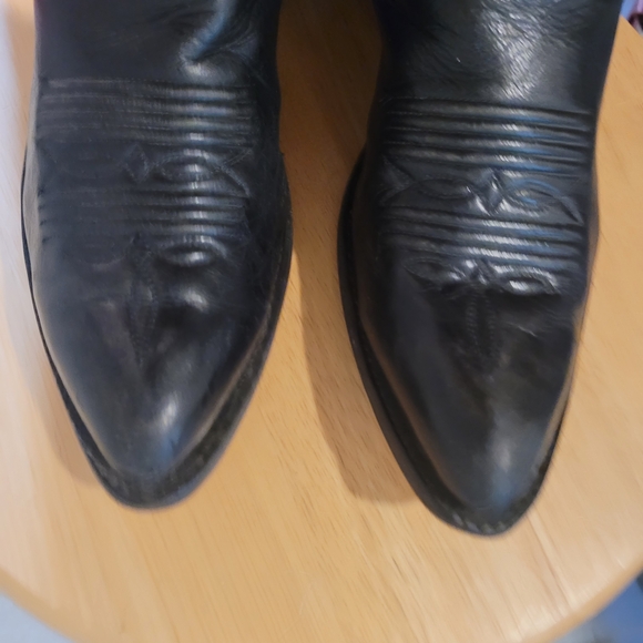 Elegant Black Leather Cowboy Boots - Picture 3 of 6